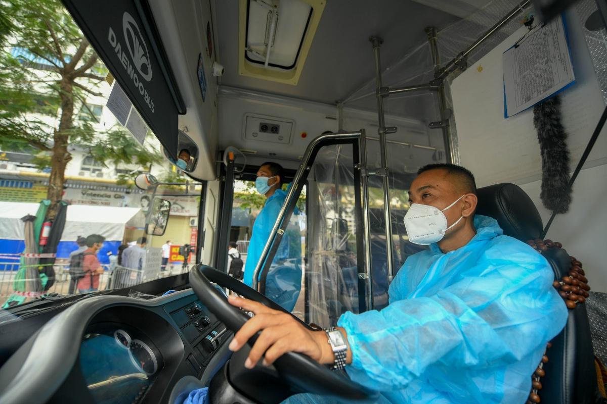 Hình ảnh chung cư HH4C Linh Đàm phong tỏa chống dịch COVID -19 