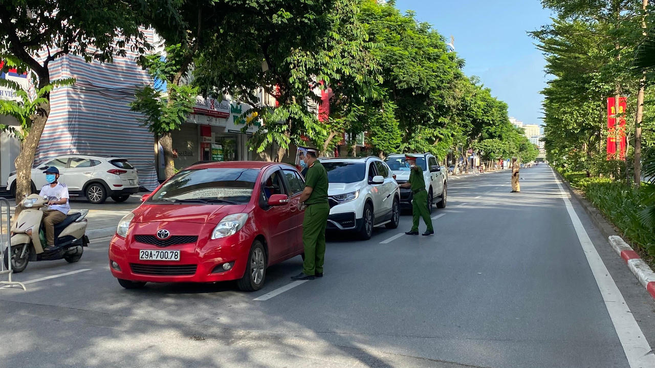 Tổ công tác "đặc biệt" xử lý nhiều trường hợp đến nhà người thân ăn “cỗ” 