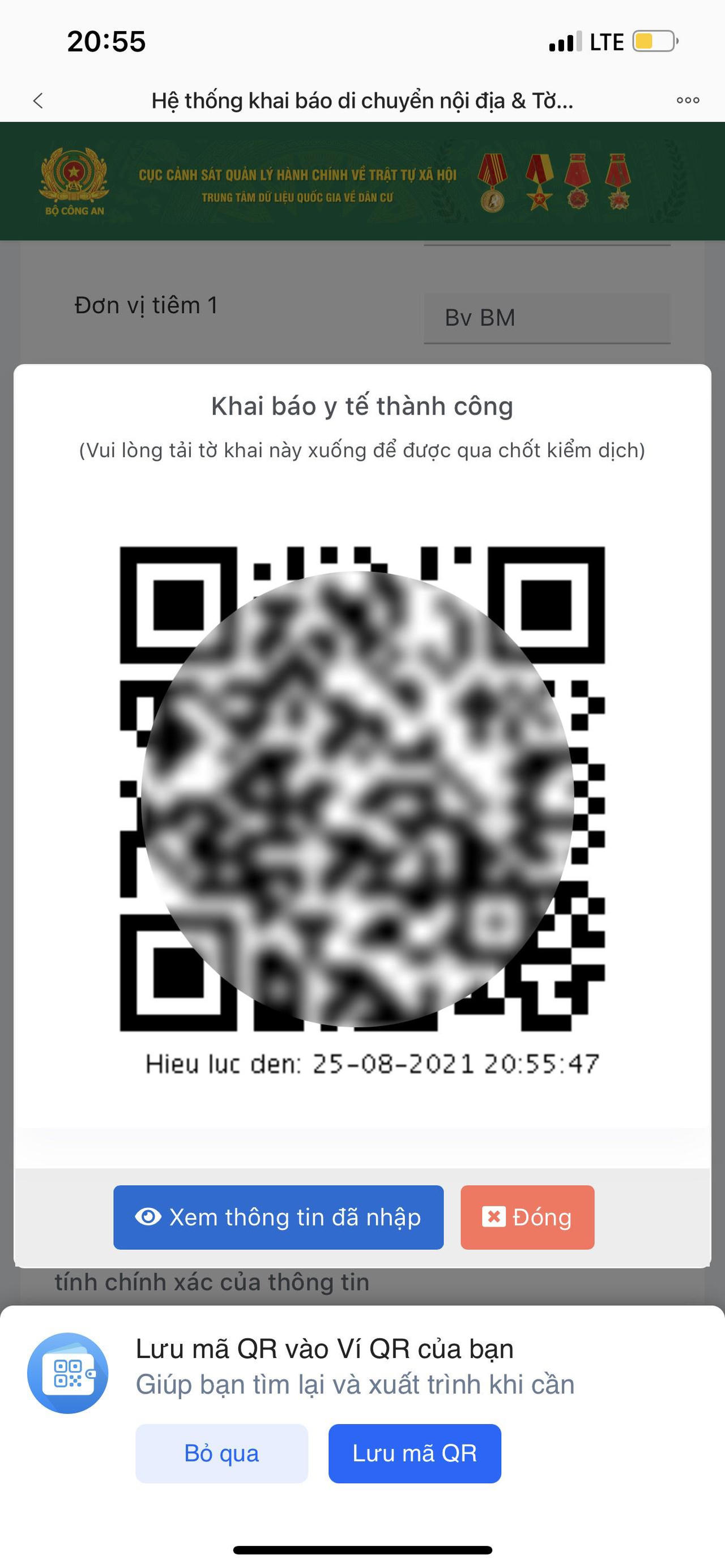 Người dân Hà Nội đứng tràn ra đường, lúng túng khai báo di biến động dân cư