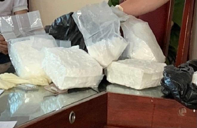 Giấu hơn 8 kg ma túy trong phòng ngủ để bán kiếm lời