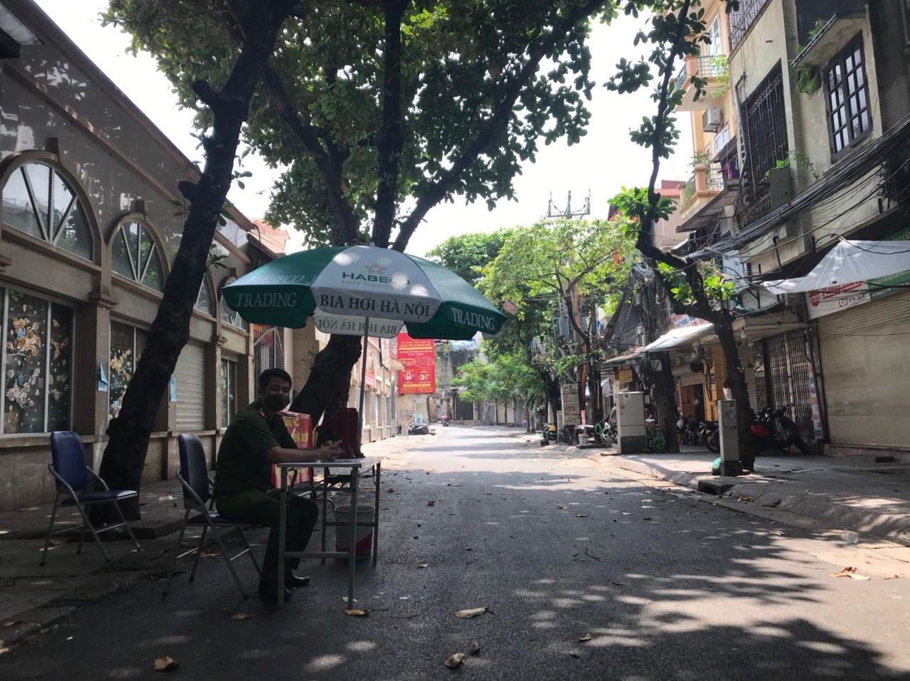 Truy vết liên quan tiểu thương chợ Ngọc Hà nghi mắc COVID-19