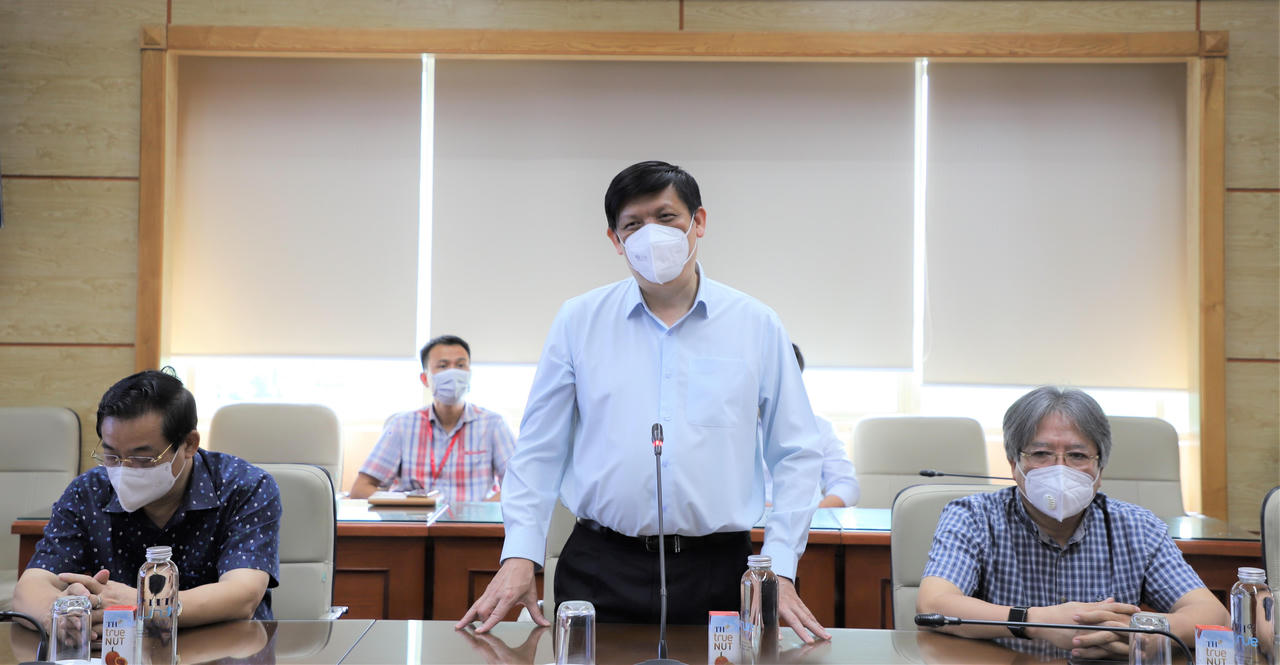 Tập đoàn TH và ngân hàng Bắc Á trao tặng 34 máy thở để hồi sức bệnh nhân COVID-19 nặng