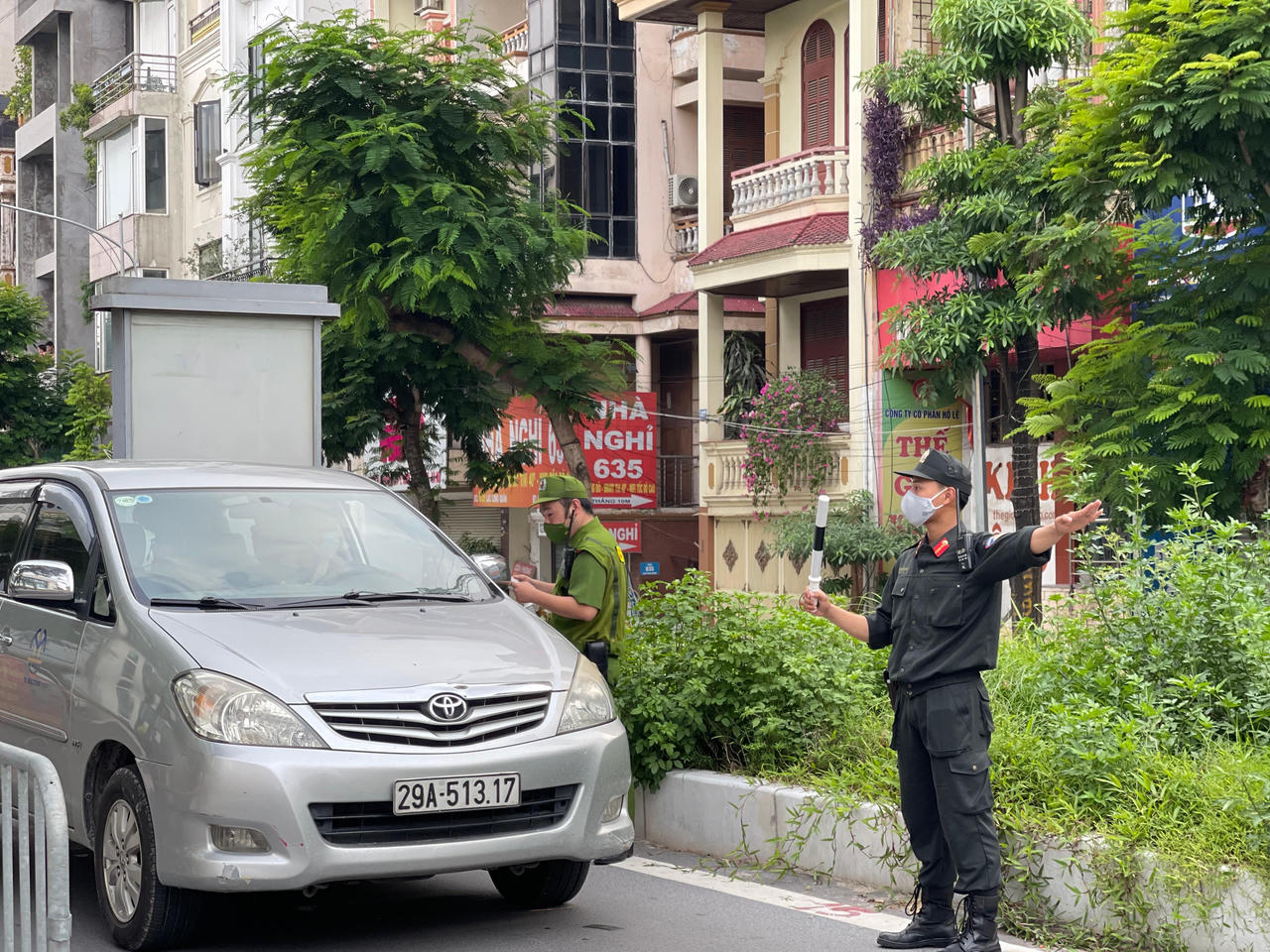 Mong mỏi của chiến sĩ làm nhiệm vụ đặc biệt những ngày COVID-19 hoành hành Thủ đô 