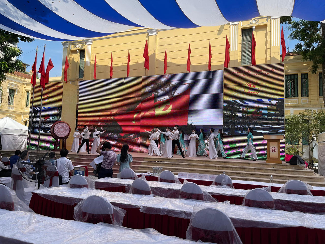 Sẵn sàng cho Lễ khai giảng đặc biệt của Thủ đô năm học 2021-2022