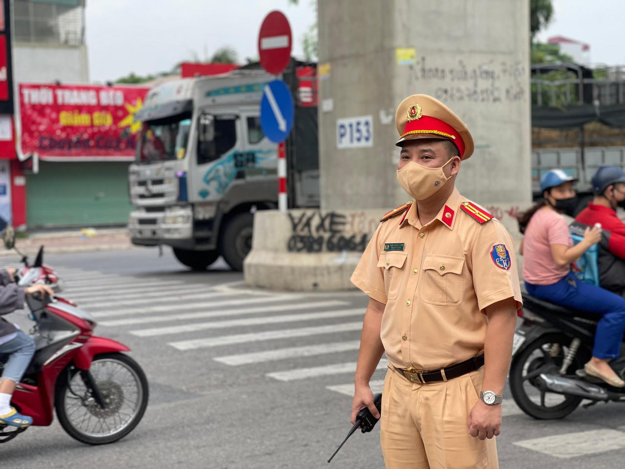 'Điểm nóng' Cầu Diễn giảm nhiệt, sẵn sàng cho kiểm tra giấy đi đường mới từ ngày 8/9