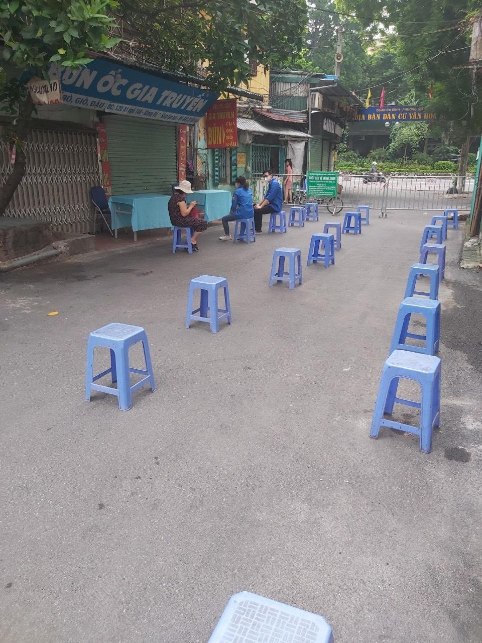 'Kích hoạt' toàn lực lượng y tế Thủ đô xét nghiệm diện rộng, tiêm vaccine cho người dân