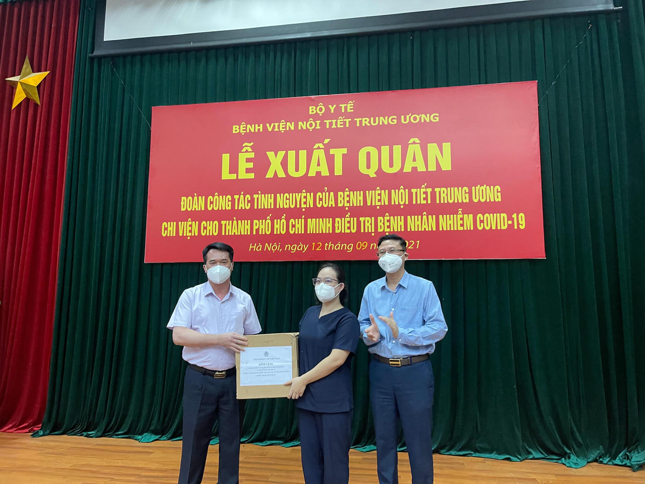 Bệnh viện Nội tiết Trung ương xuất quân lần 3 'tiếp lửa' TP HCM chống dịch 