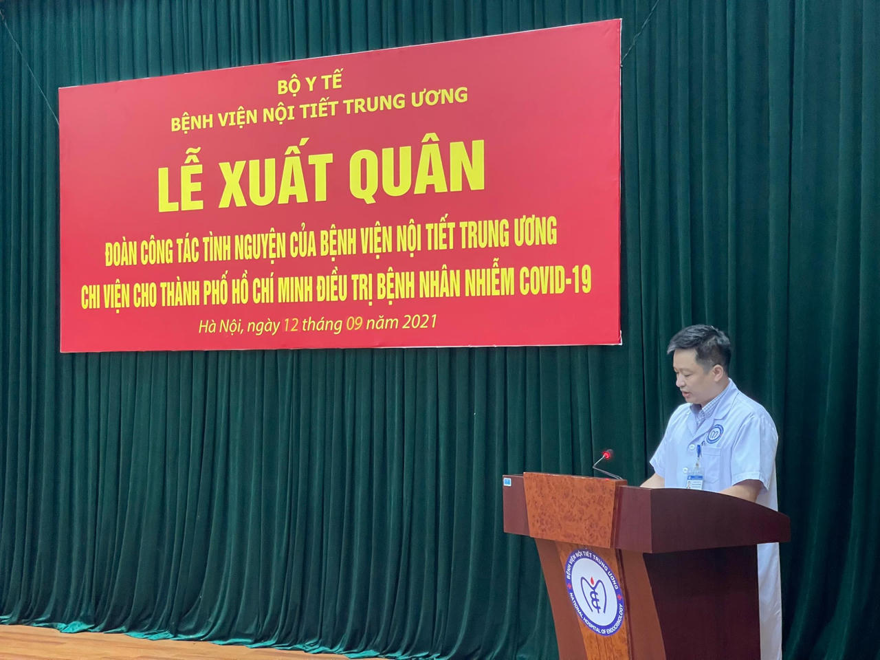 Bệnh viện Nội tiết Trung ương xuất quân lần 3 'tiếp lửa' TP HCM chống dịch 