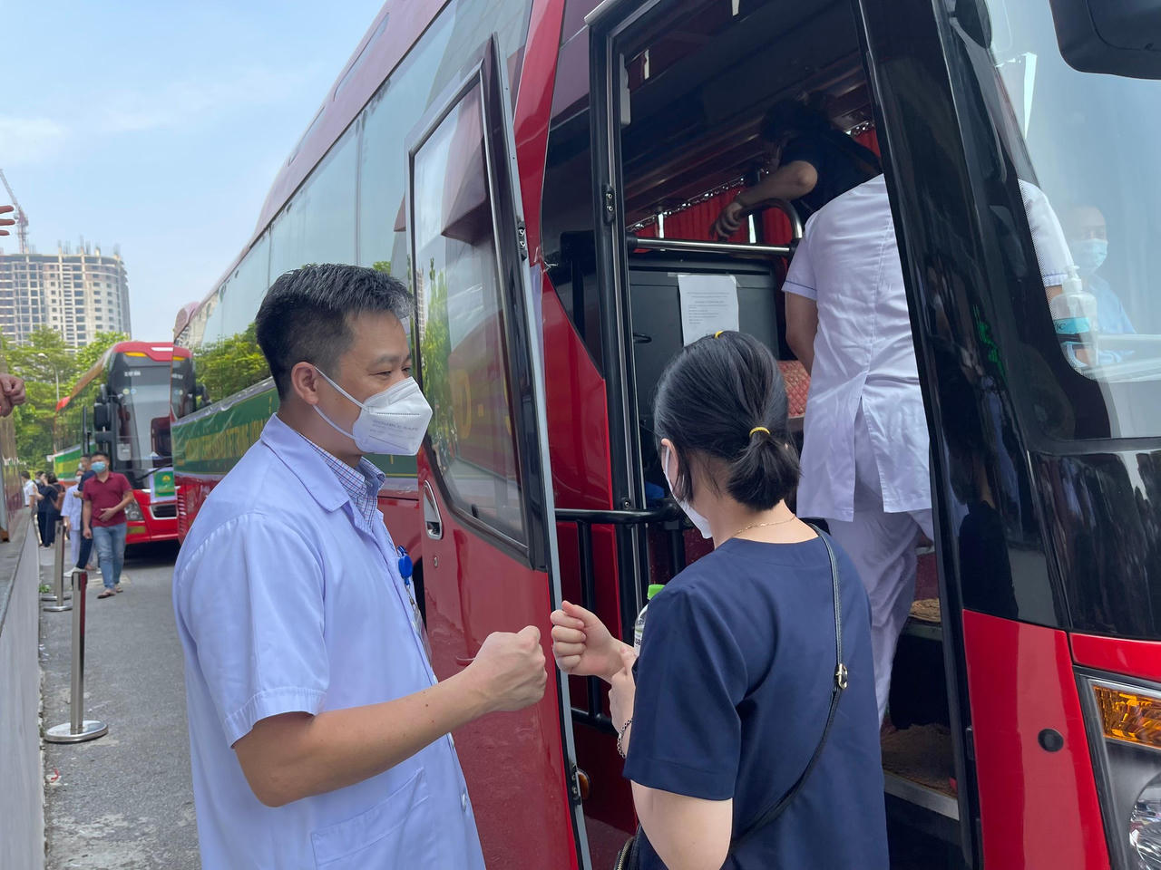 Bệnh viện Nội tiết Trung ương xuất quân lần 3 'tiếp lửa' TP HCM chống dịch 