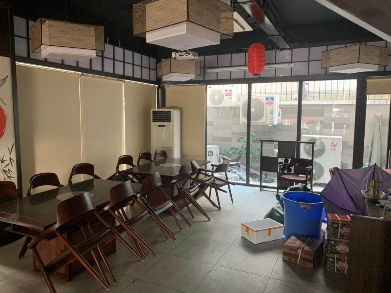 Chuột, nhện, gián... 'tấn công' nhà hàng tại Hà Nội