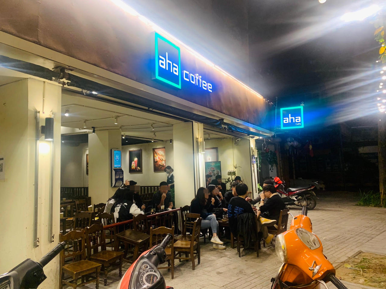 Người Hà Nội đang quá 'lơ là' với dịch bệnh? 