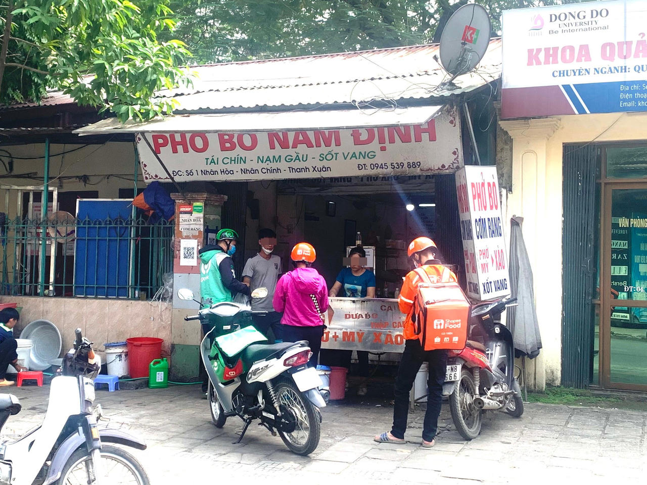 Người Hà Nội đang quá 'lơ là' với dịch bệnh? 