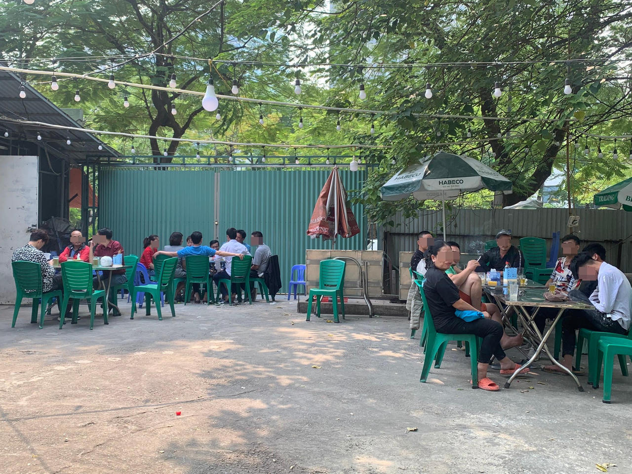 Người Hà Nội đang quá 'lơ là' với dịch bệnh? 