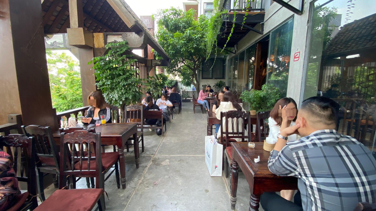 Người Hà Nội đang quá 'lơ là' với dịch bệnh? 