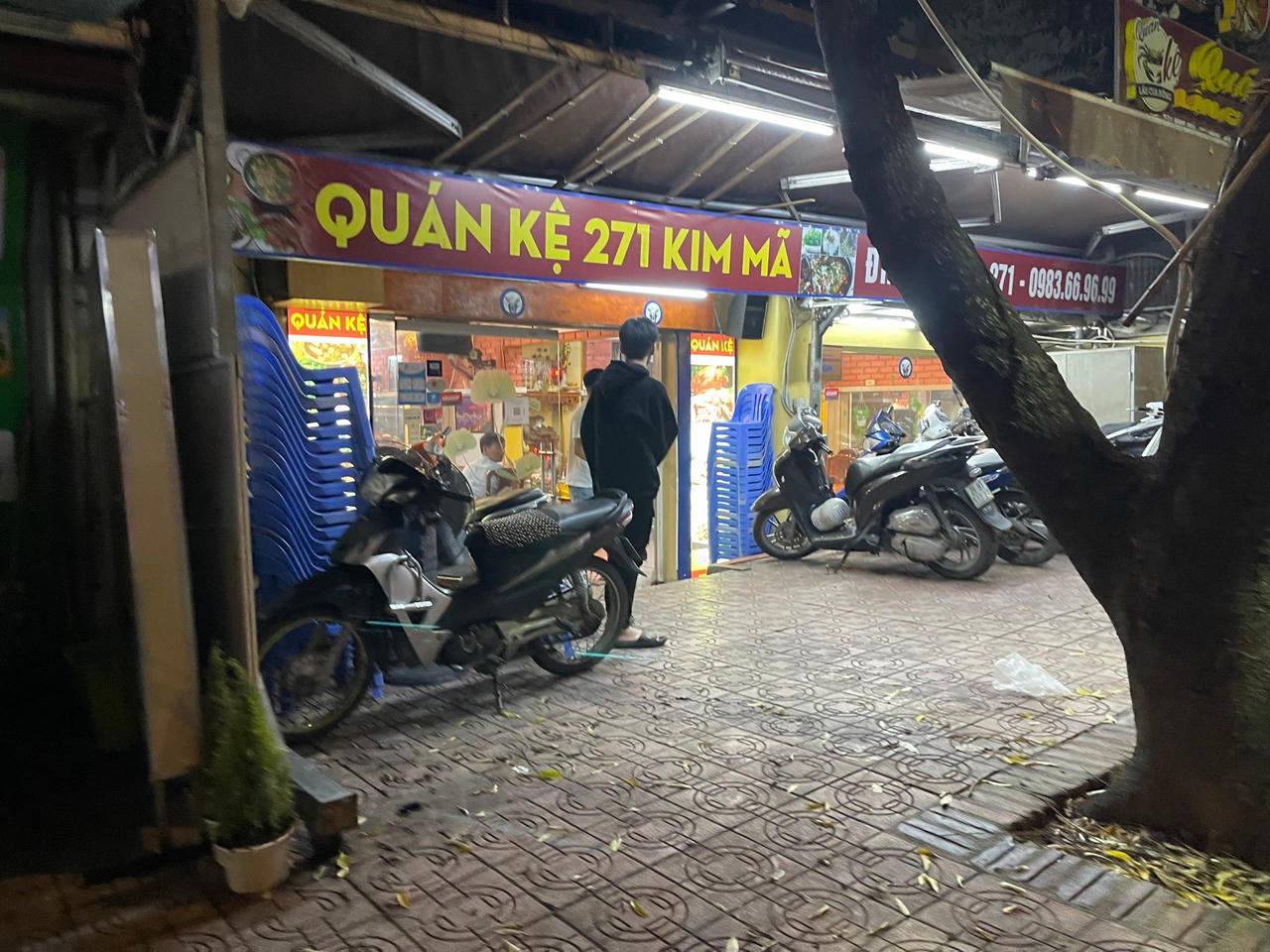 Hàng quán ngang nhiên hoạt động sau 21h, 'thách thức' cơ quan chức năng Hà Nội?