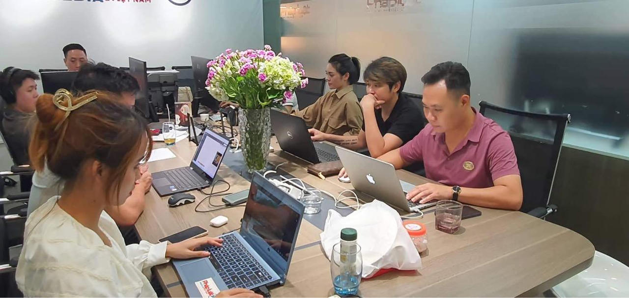 Người làm Báo Pháp luật Việt Nam đón 'giao thừa' của riêng mình