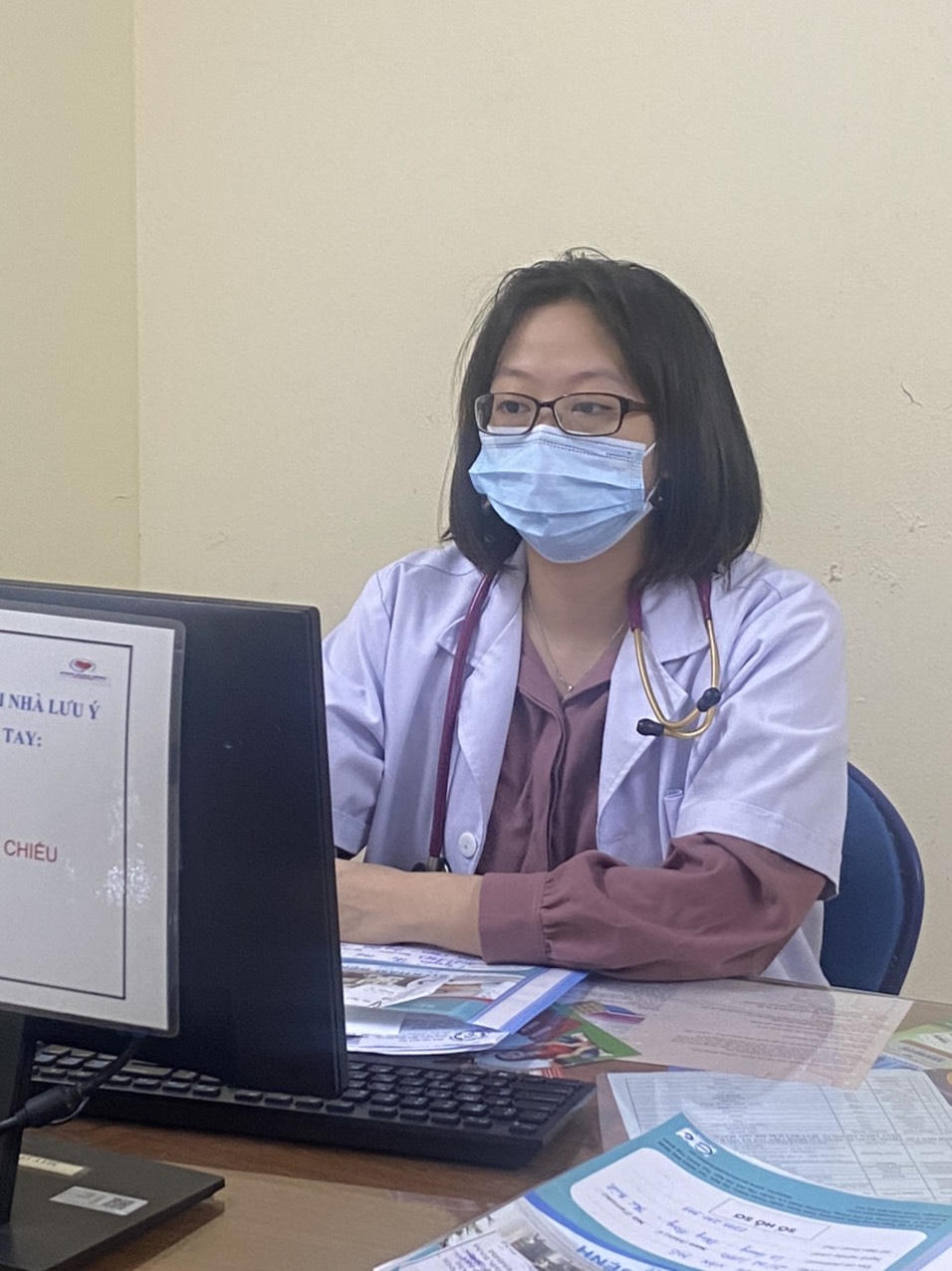 'Bóng hồng' là bác sĩ, công an, giáo viên... tâm sự ngày 20/10