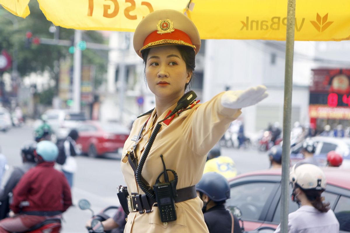 'Bóng hồng' là bác sĩ, công an, giáo viên... tâm sự ngày 20/10