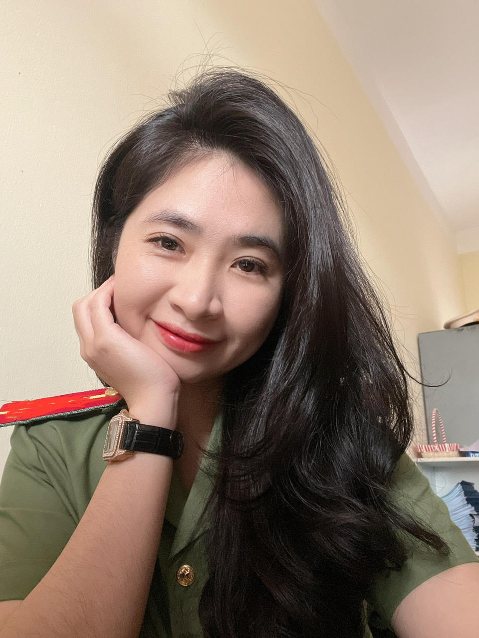 'Bóng hồng' là bác sĩ, công an, giáo viên... tâm sự ngày 20/10