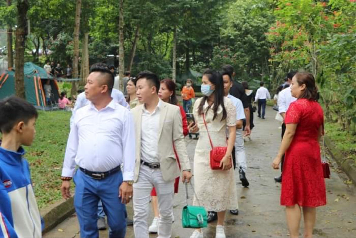 Du khách đổ về Medi Thiên Sơn chiêm ngưỡng Lễ hội hoa cúc