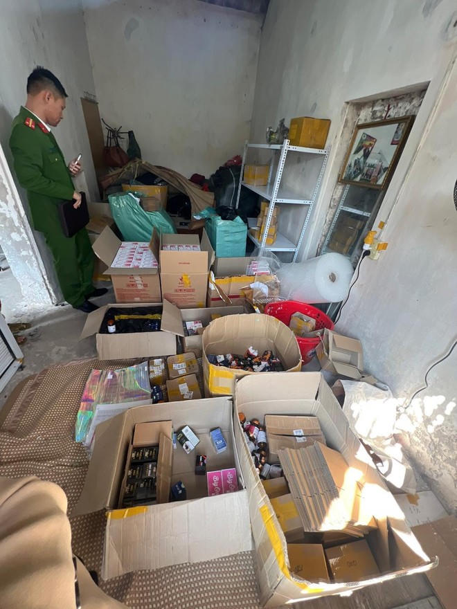 Phá đường dây làm giả thuốc tăng cường sinh lý tại Hà Nội