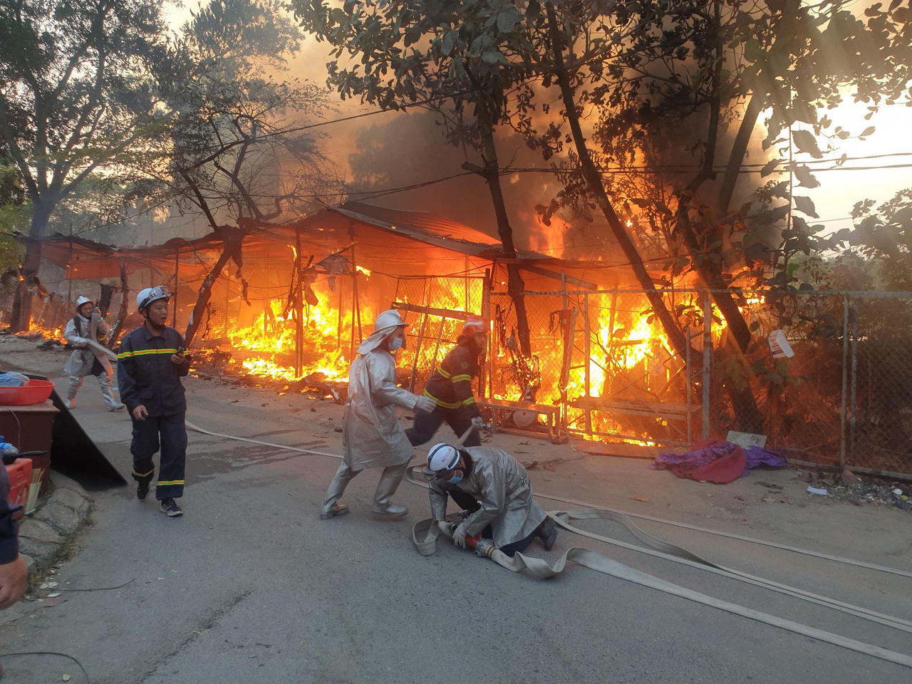 Nguy cơ cháy nổ từ việc tuỳ tiện đốt rác 