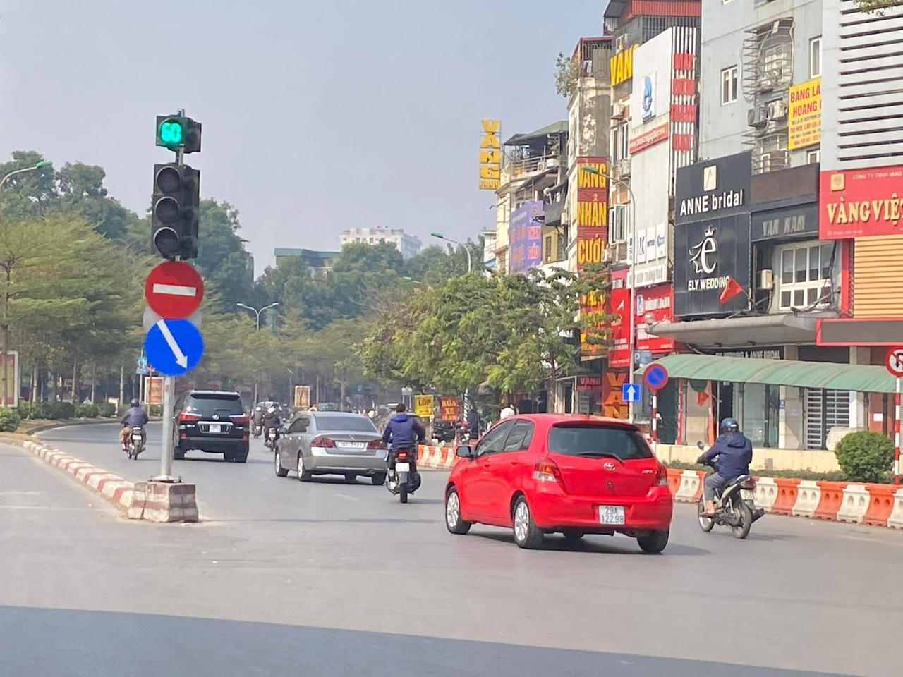  Cận cảnh giao thông Thủ đô ngày 30 Tết