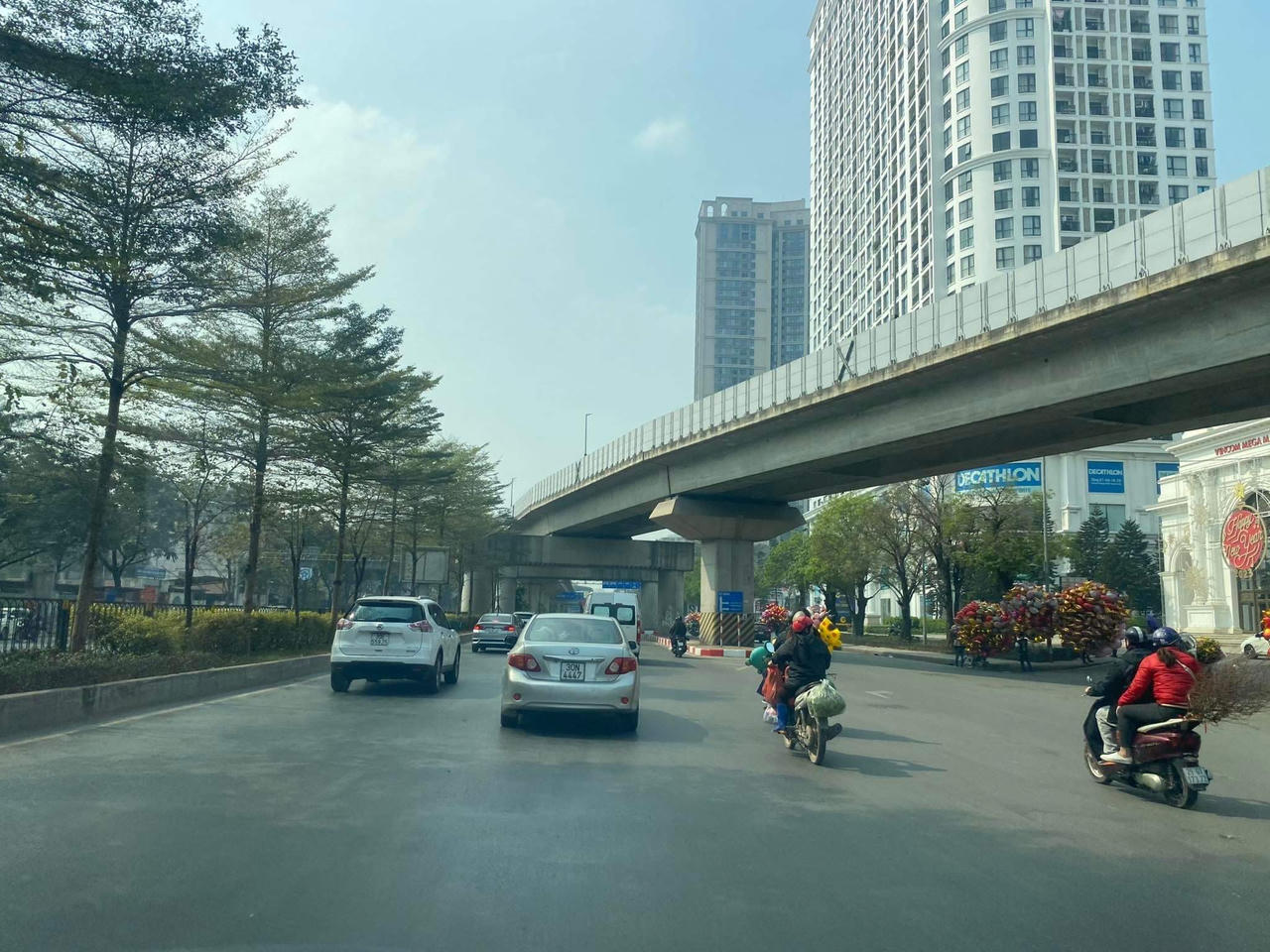  Cận cảnh giao thông Thủ đô ngày 30 Tết