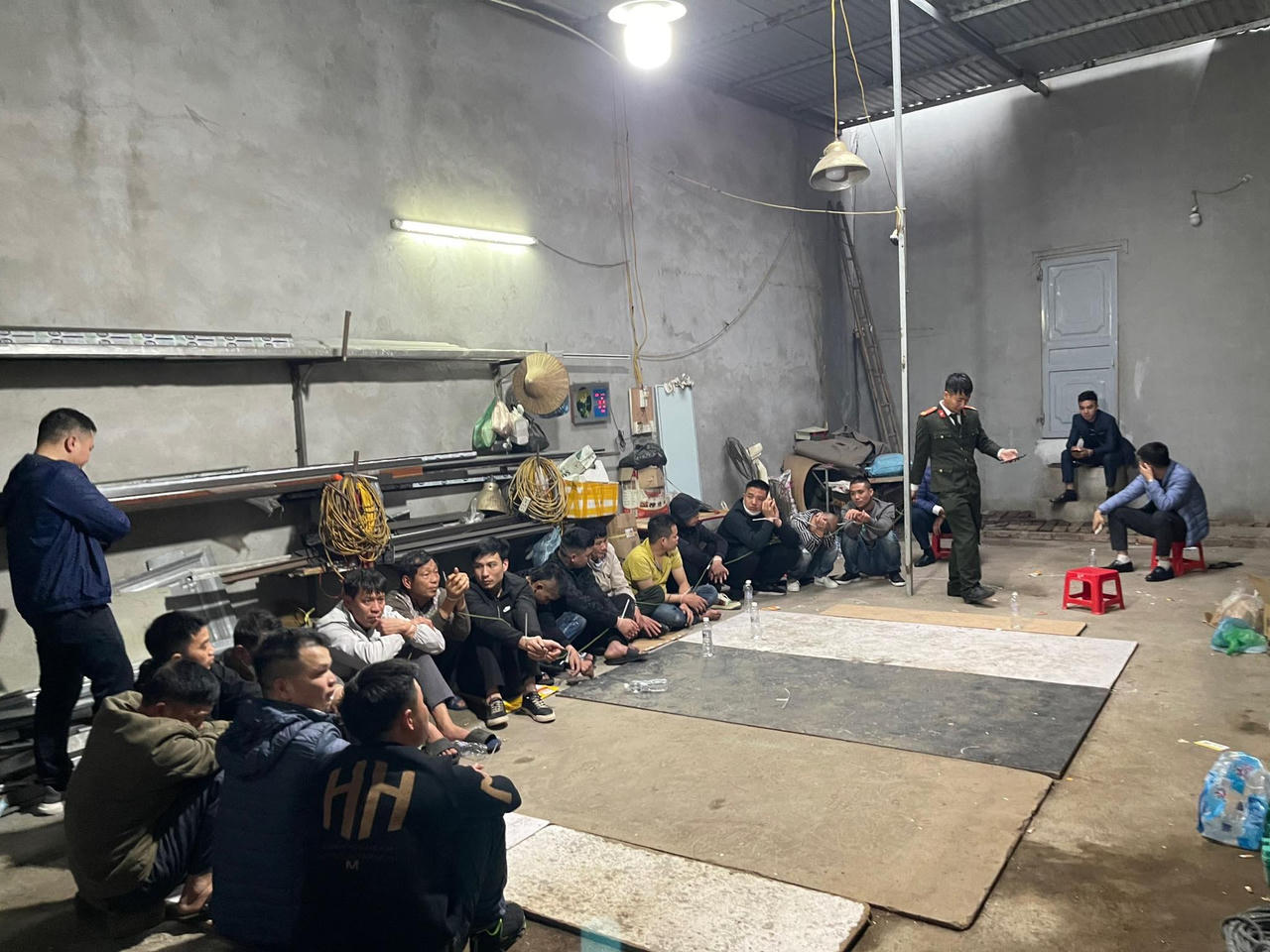 Biến xưởng cơ khí thành 'ổ bạc' dịp Tết