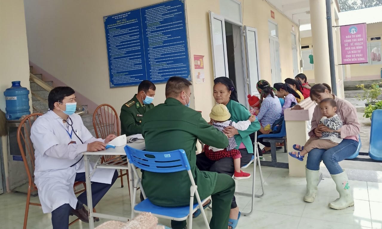 Niềm vui của bác sĩ dân tộc Tày 12 tuổi mới học lớp 1