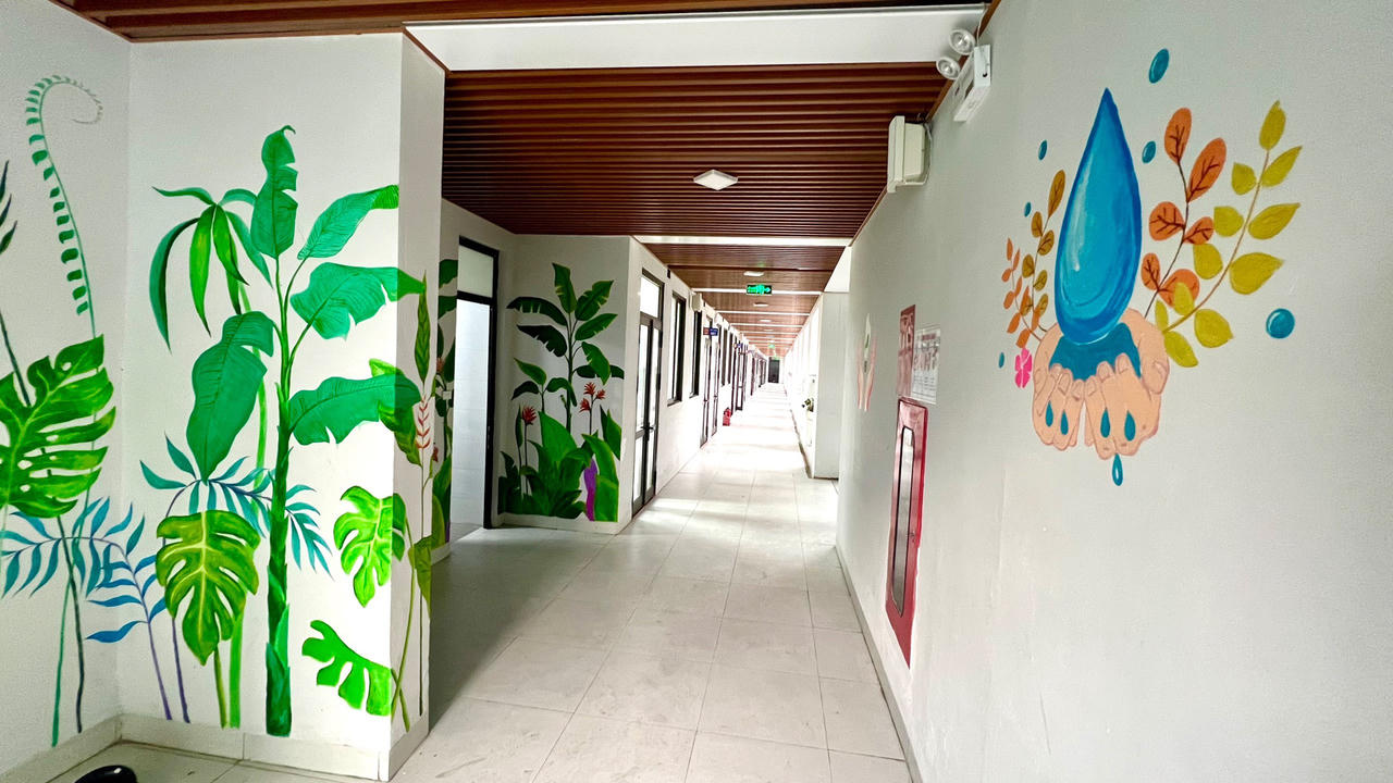 Ấn tượng 'nhà vệ sinh thân thiện' của học sinh THCS ở Hà Nội