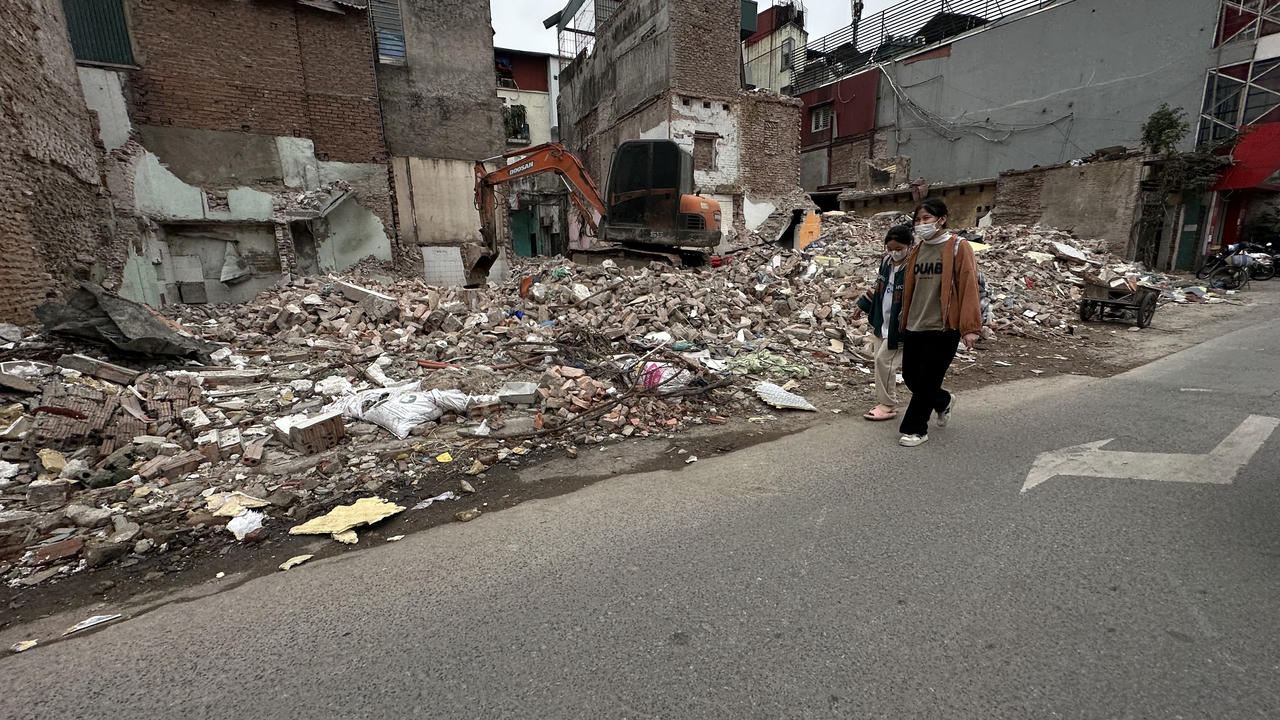 Như chưa hề có cuộc ra quân dẹp “nạn“ lấn chiếm vỉa hè