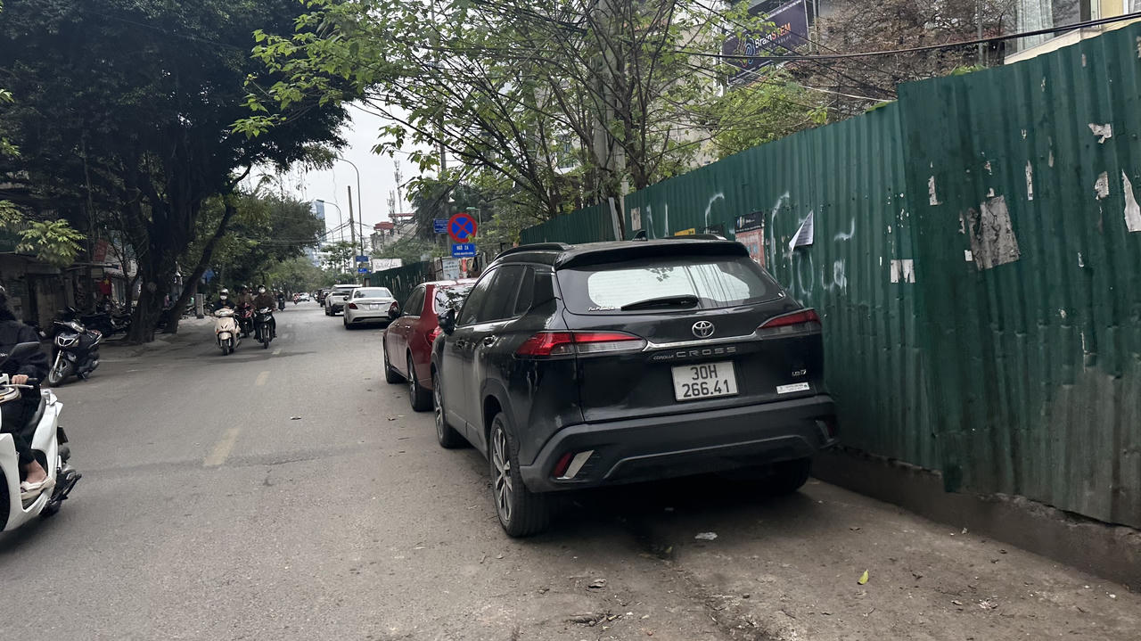 Như chưa hề có cuộc ra quân dẹp “nạn“ lấn chiếm vỉa hè