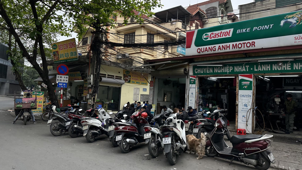 Như chưa hề có cuộc ra quân dẹp “nạn“ lấn chiếm vỉa hè