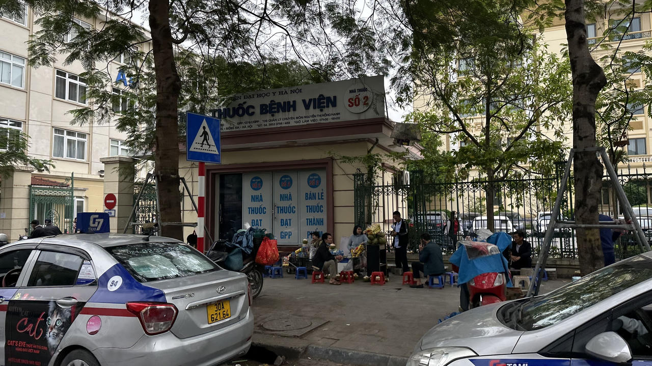 Như chưa hề có cuộc ra quân dẹp “nạn“ lấn chiếm vỉa hè