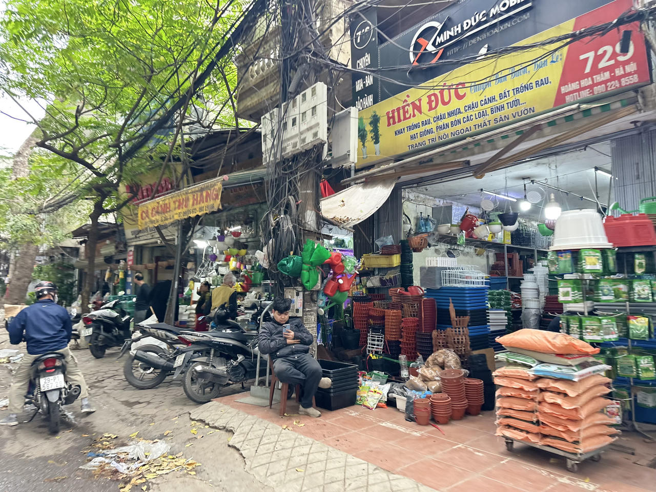 Như chưa hề có cuộc ra quân dẹp “nạn“ lấn chiếm vỉa hè