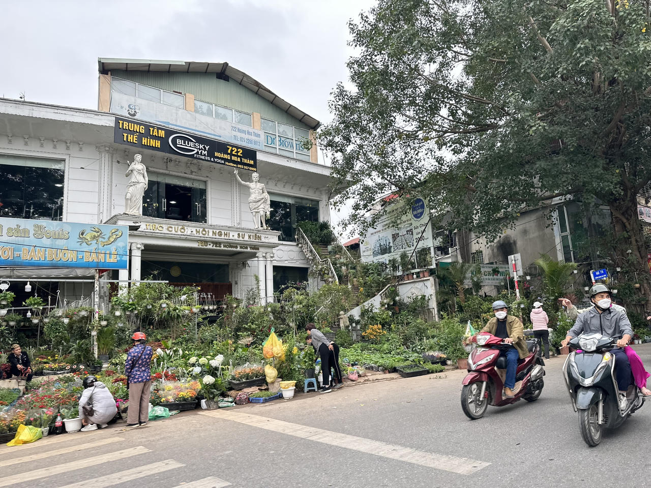 Như chưa hề có cuộc ra quân dẹp “nạn“ lấn chiếm vỉa hè