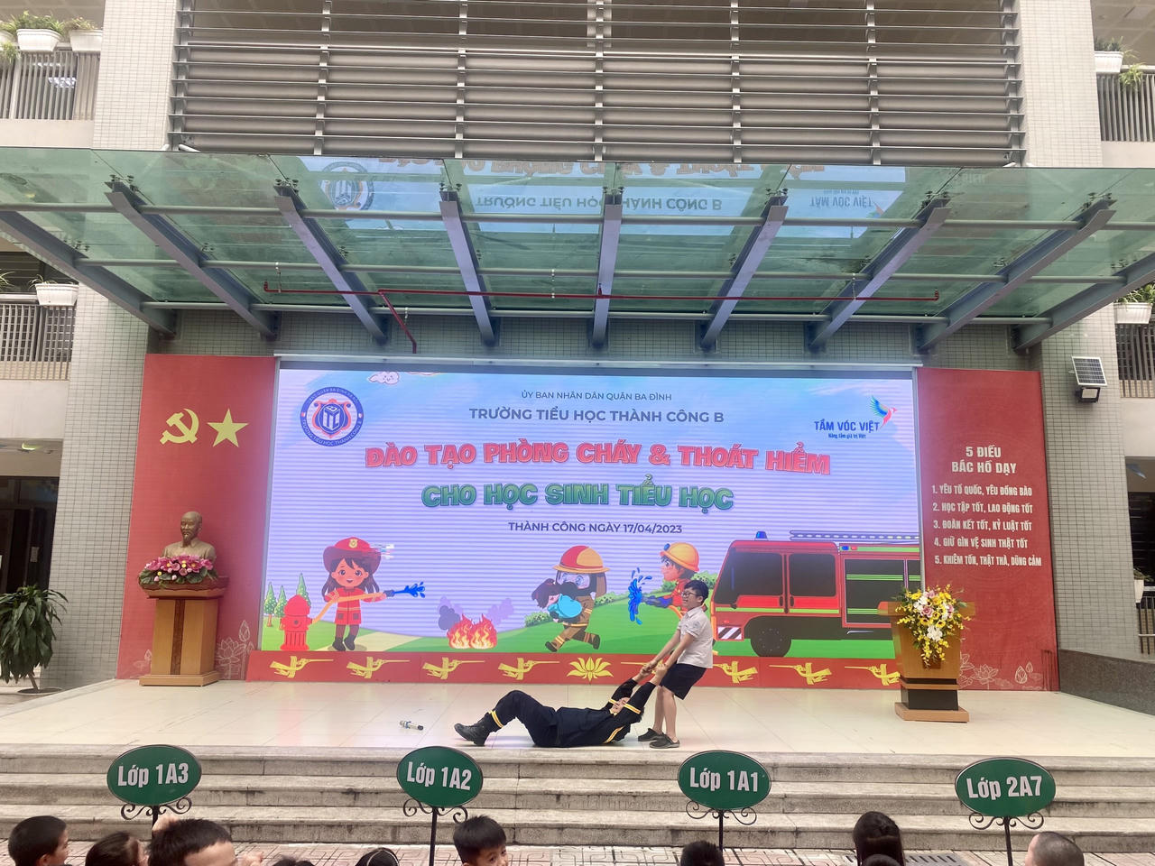 Tập huấn phòng cháy chữa cháy và thoát hiểm cho học sinh 