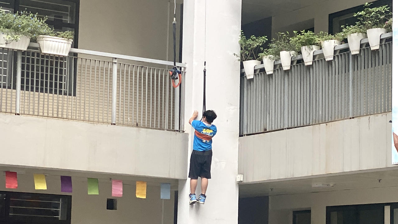 Tập huấn phòng cháy chữa cháy và thoát hiểm cho học sinh 