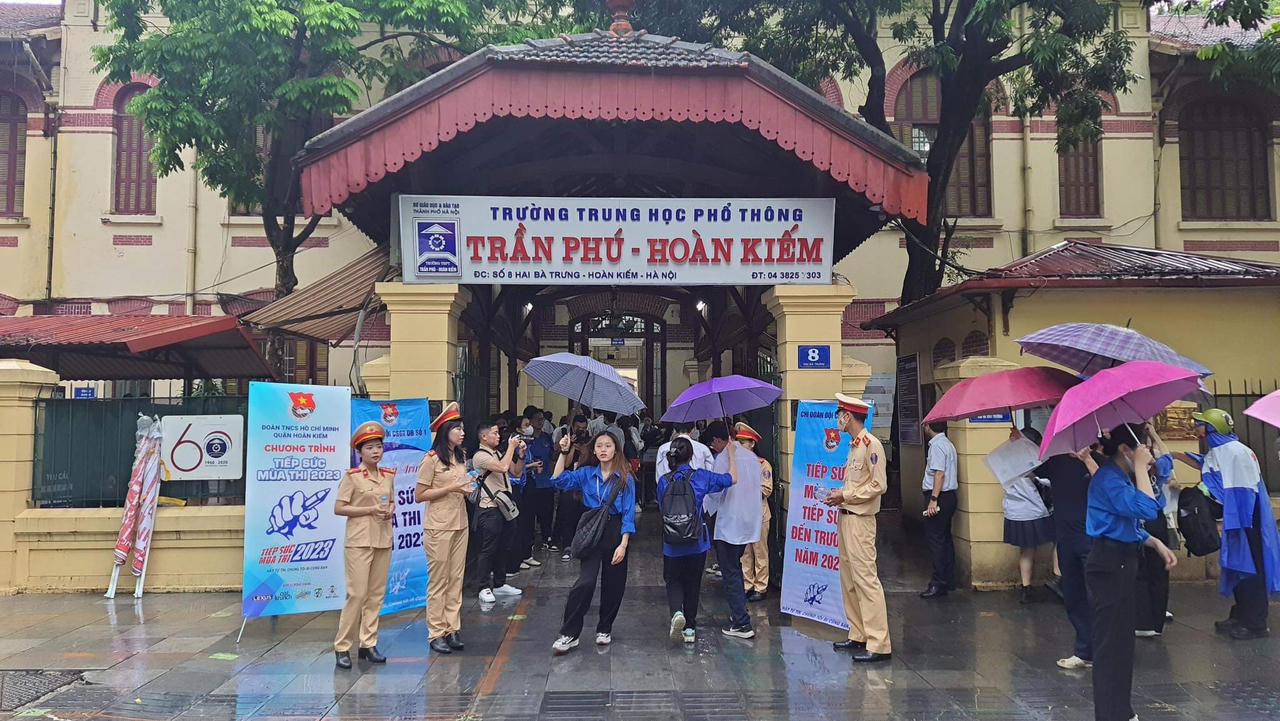 Sáng nay không thí sinh nào ở Hà Nội lỡ thi vì lý do giao thông