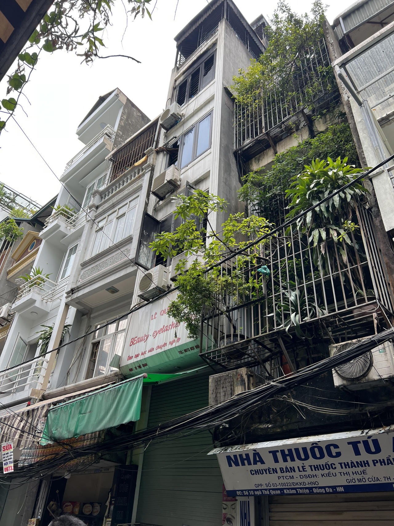 Cảnh sát cứu hỏa ngậm ngùi vì không kịp cứu 3 người trẻ trong căn nhà cháy ở Hà Nội