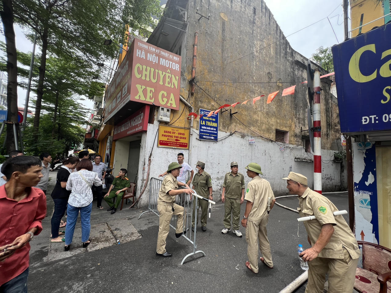 Cảnh sát cứu hỏa ngậm ngùi vì không kịp cứu 3 người trẻ trong căn nhà cháy ở Hà Nội