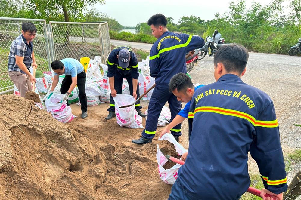 Lực lượng công an giúp dân, chủ động ứng phó với cơn bão số 1