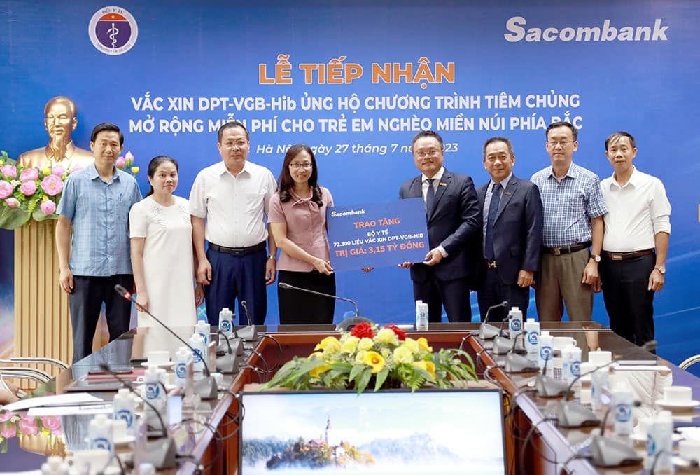 Tiếp nhận 185.700 liều vắc xin 5 trong 1 từ viện trợ của WHO, UNICEF 
