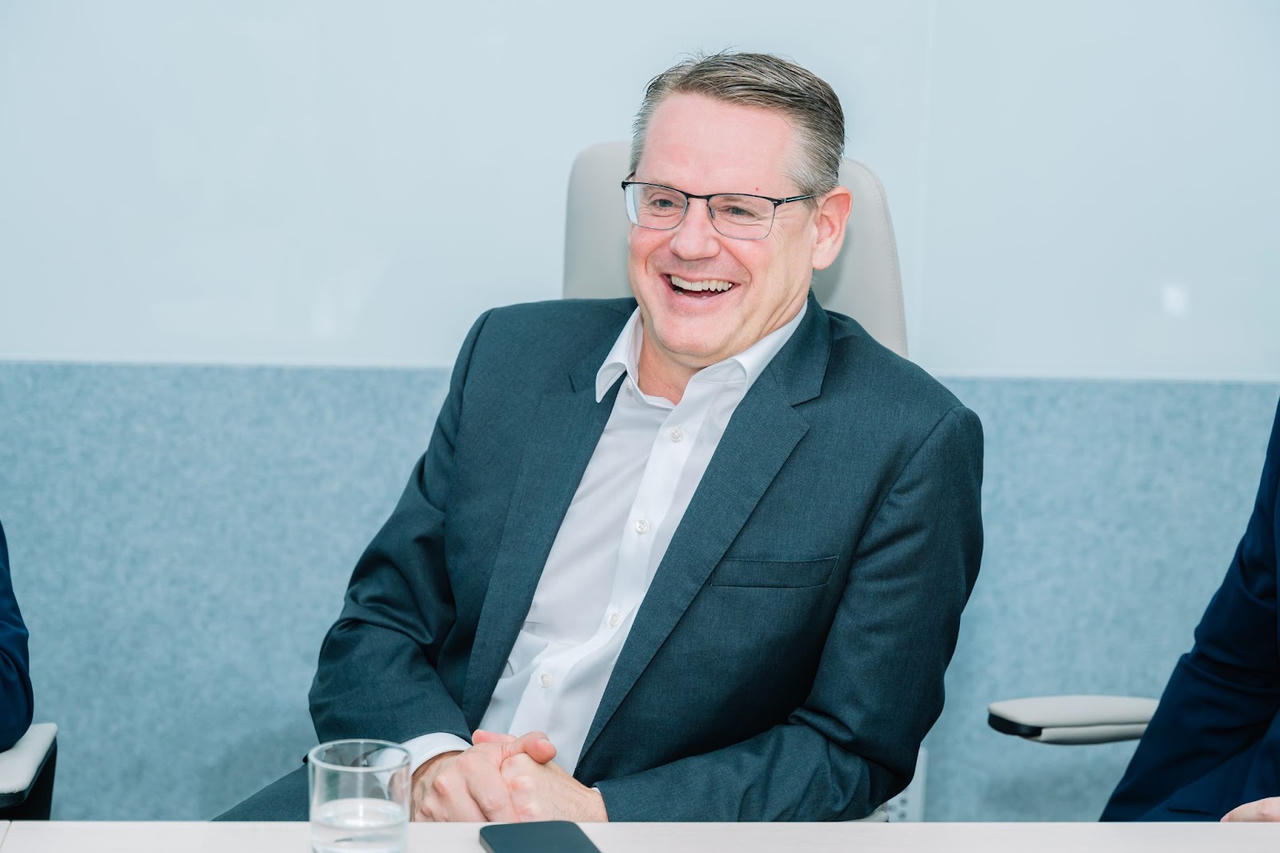 FPT Long Châu và STADA Việt Nam hợp tác toàn diện đưa sản phẩm chất lượng Châu Âu tới người tiêu dùng