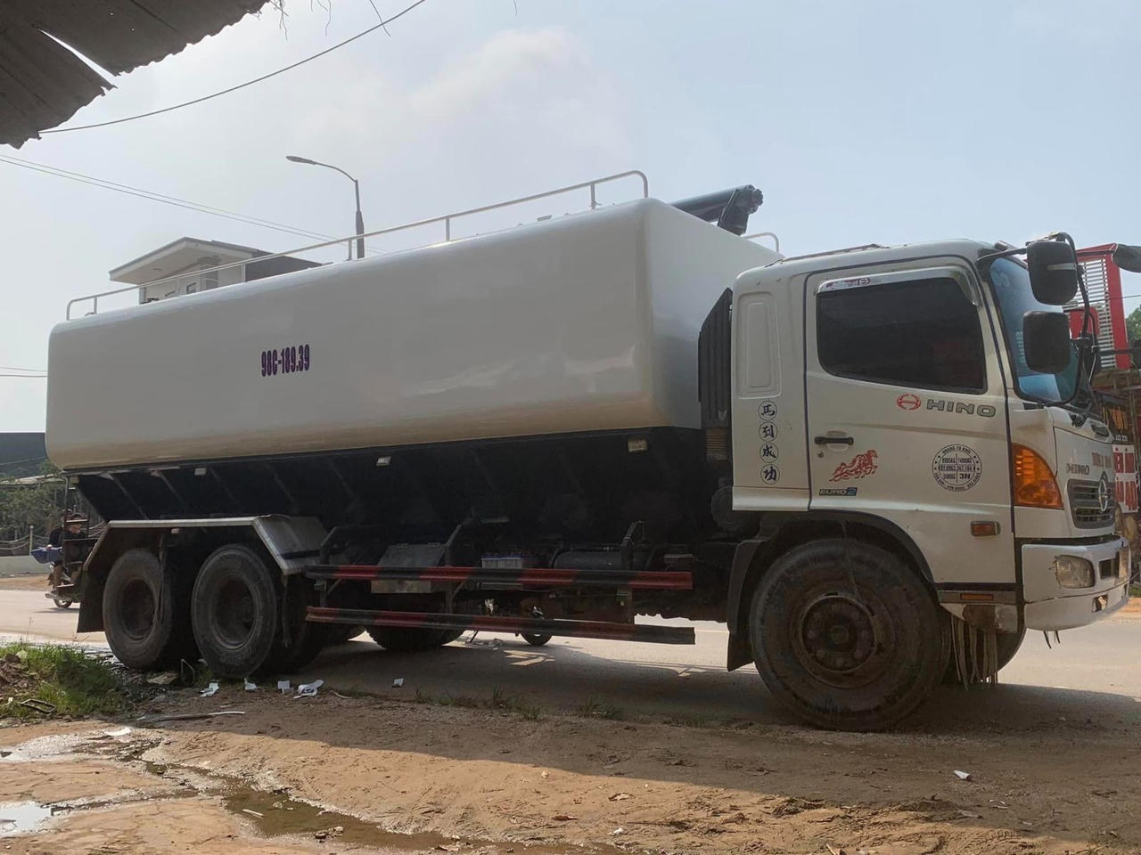 Bắt các "siêu trộm" ăn cắp hàng chục tấn cám của công ty TNHH chăn nuôi Sơn Động