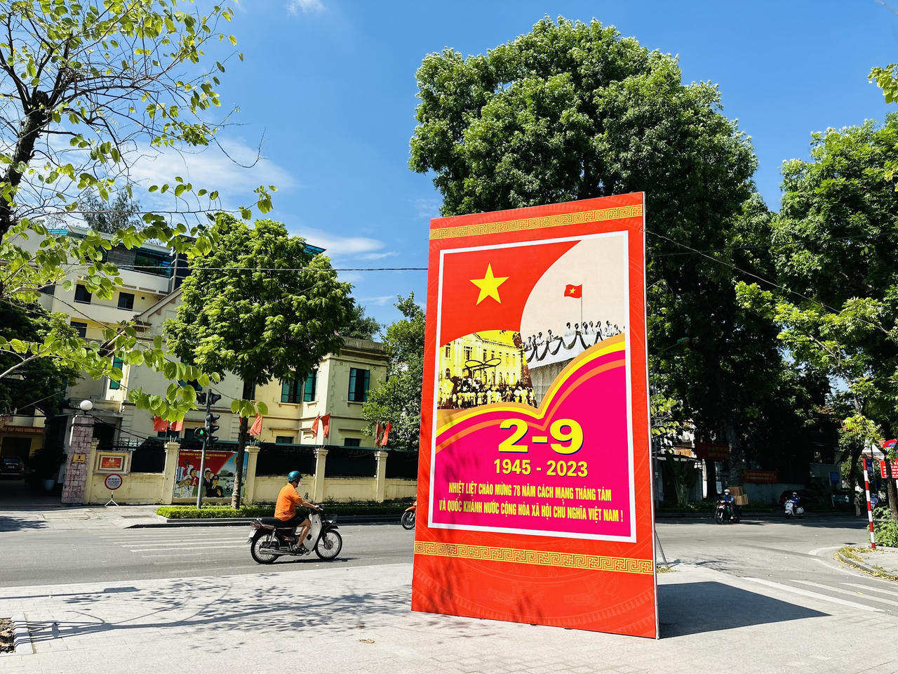  Hà Nội rực rỡ cờ hoa dịp Tết Độc lập