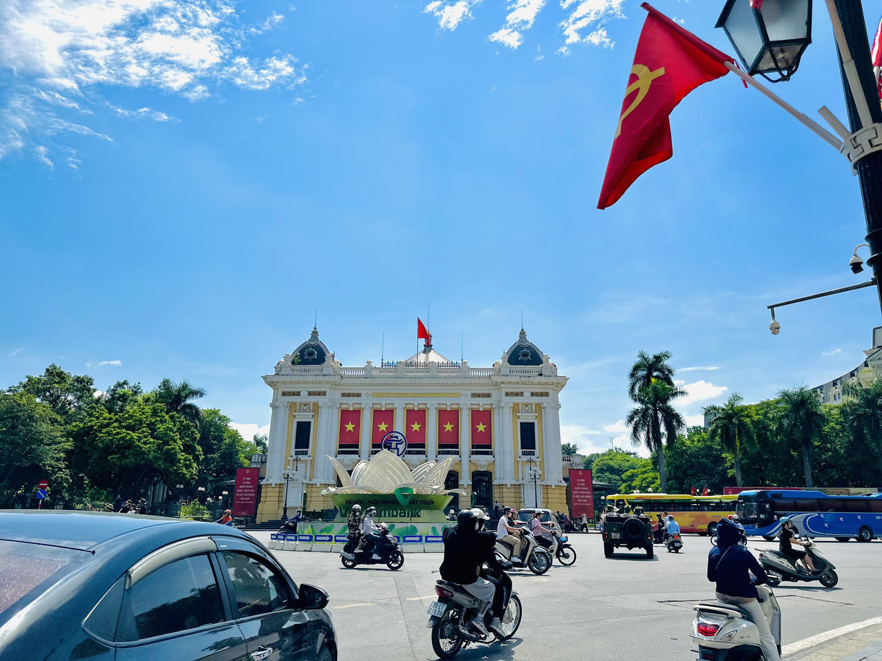  Hà Nội rực rỡ cờ hoa dịp Tết Độc lập