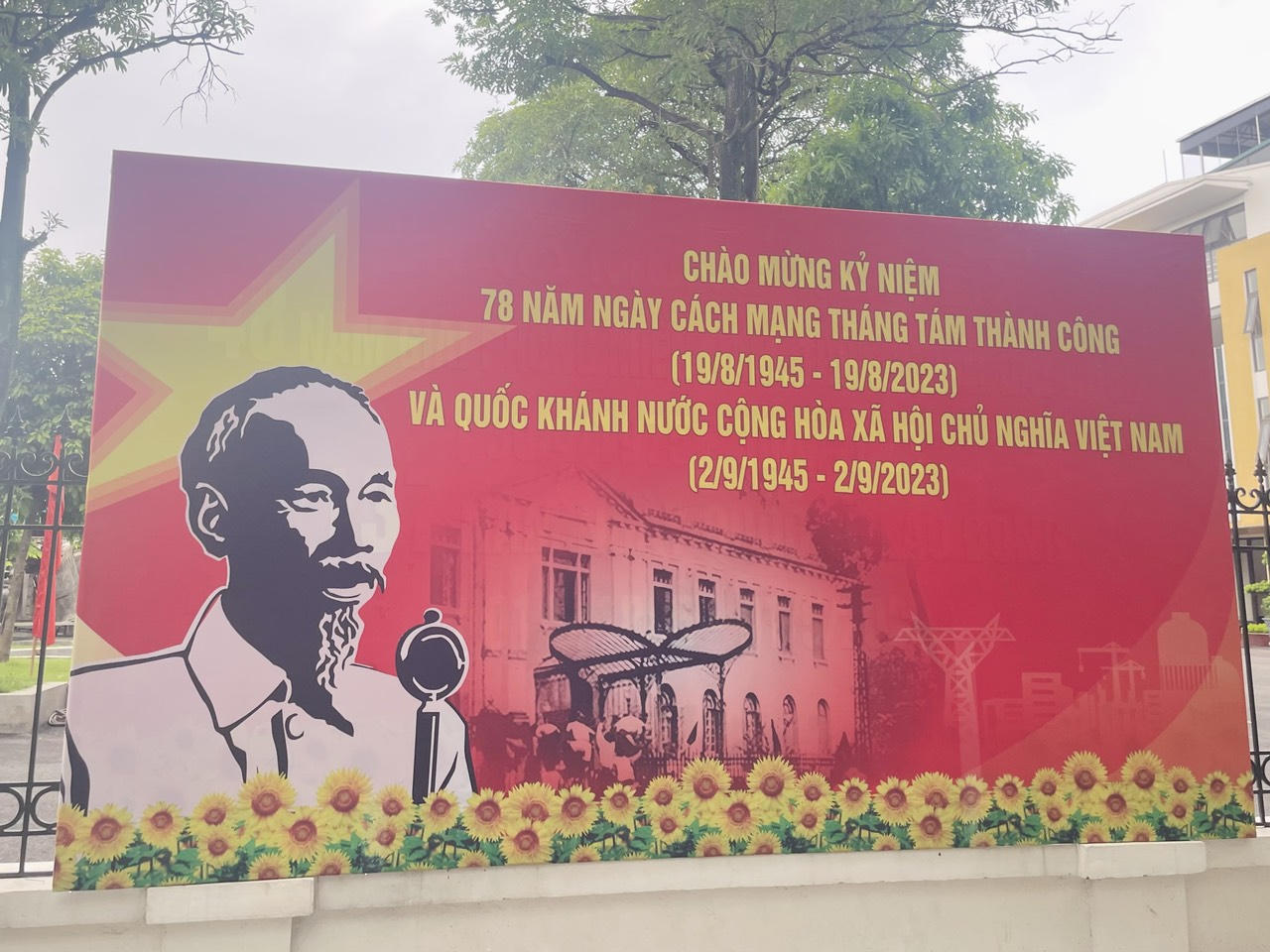  Hà Nội rực rỡ cờ hoa dịp Tết Độc lập