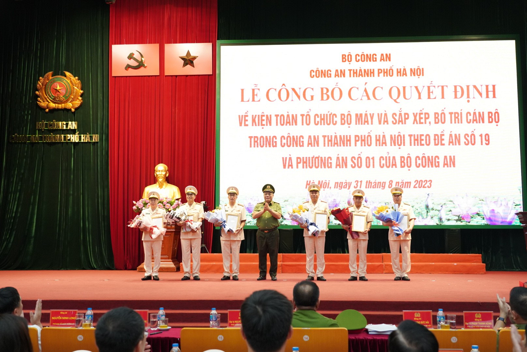 Công an Hà Nội: Công bố các Quyết định kiện toàn tổ chức bộ máy và sắp xếp, bố trí cán bộ 